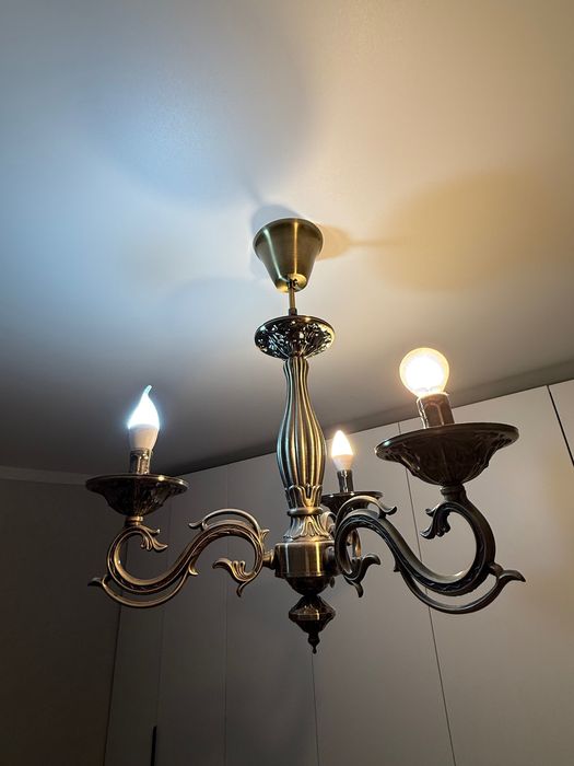 Продам люстру 5000 тг