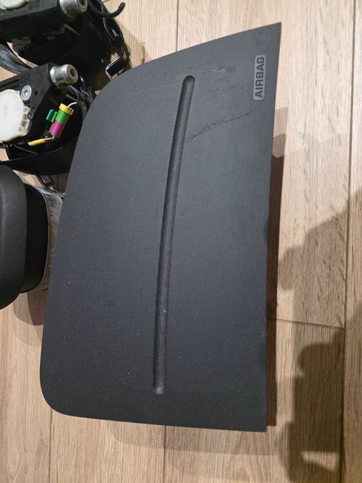 Vând Kit Airbag Skoda.
Airbag volan Airbag+ capac pasager,
centuri