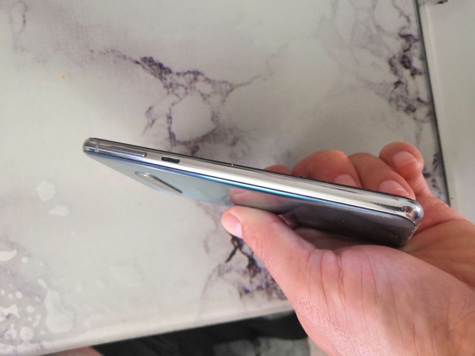 Телефон смартфон Samsung s10e