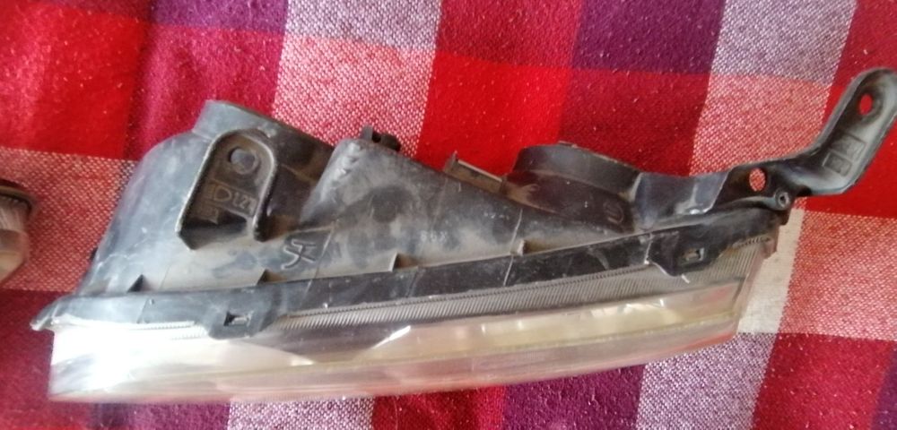 Фары тойота ипсум