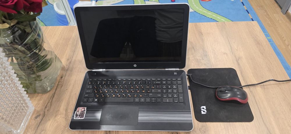 Ноутбук HP Старый но рабочий