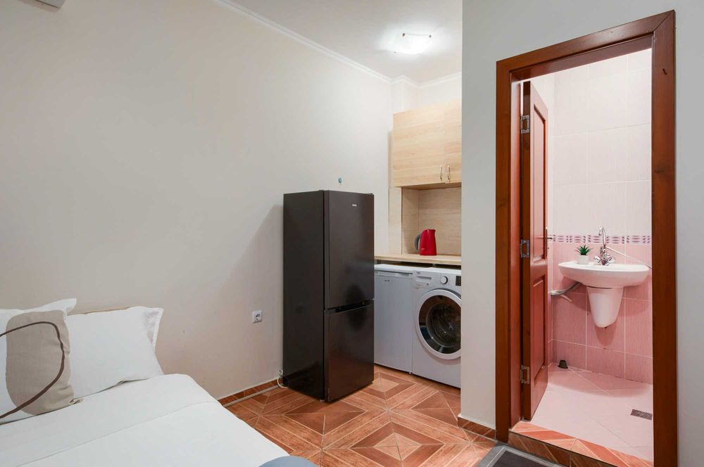 Дава се под наем Едностаен апартамент в Свети Влас - 19 кв.м за 229.5 € - Снимка #2