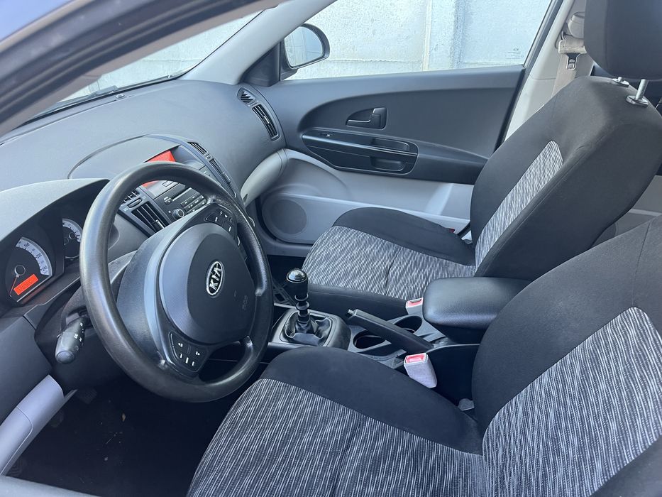 Dezmembrez Kia Ceed 1.4 benzina 2006-2010