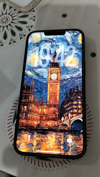Iphone 13 живая,с коробкой