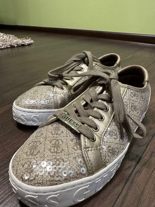 Дамски кецове Guess