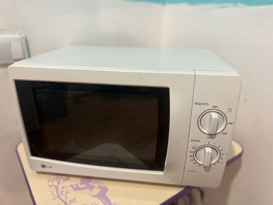 Продам микроволновку LG