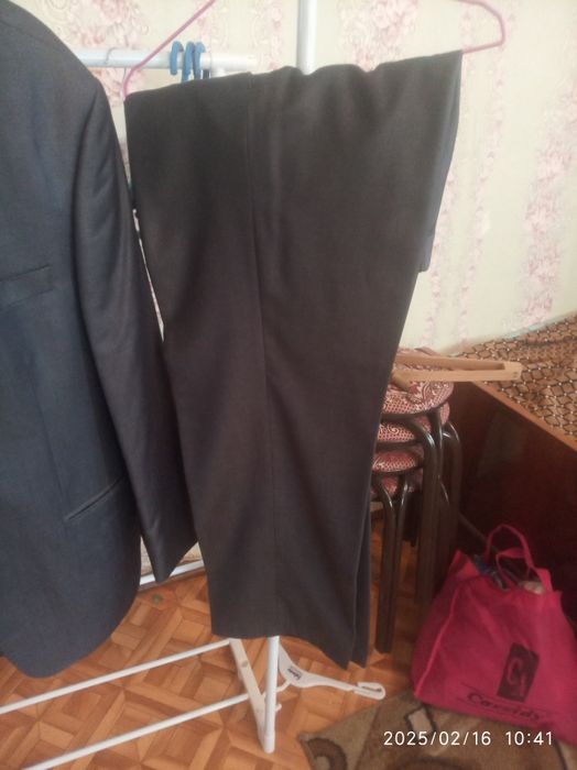 Продам костюм б.у недорого