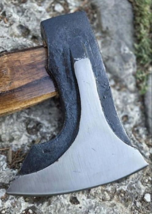 брадвичка от ковано желязо с дървена дръжка