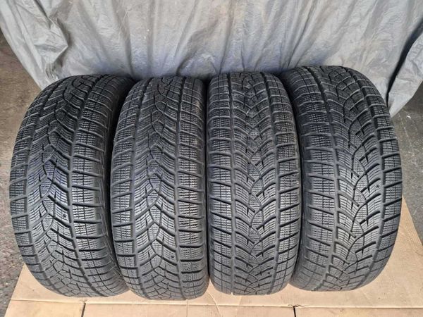 4 Goodyear R17 225/60
зимни гуми
DOT4120