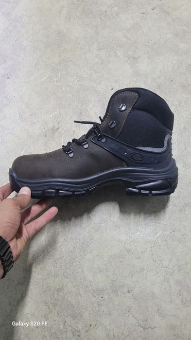 Продам рабочие ботинки