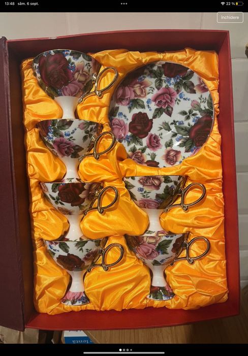 Set 6 cești/căni și farfurii de portelan