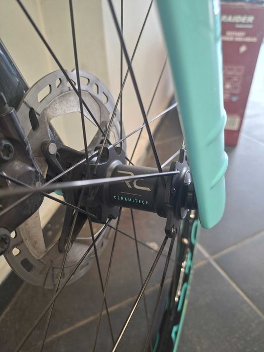 Шосеен карбонов велосипед Bianchi Oltre comp