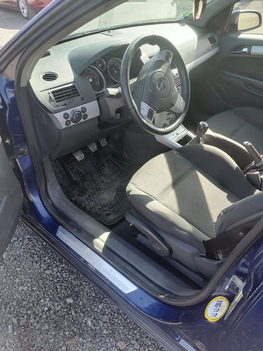 Vând Opel  Astra h