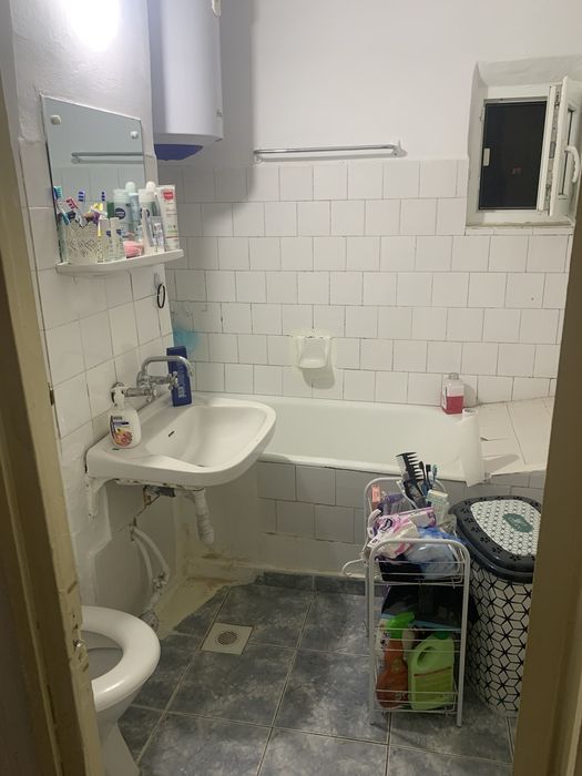 Apartament 2 camere de vanzare statie 1 mai