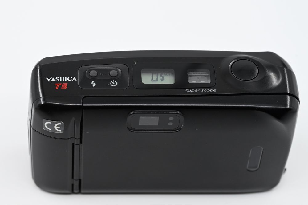 Yashica T5 Carl Zeiss Tessar T* 35mm f/3.5