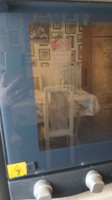 Срочно продаю духовку Италия