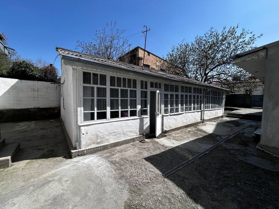 Самарканд шахар марказида ховли ер жой нархида  сотилади.Тезда!!!