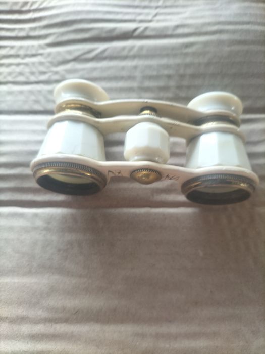 Продаётся советский бинокль