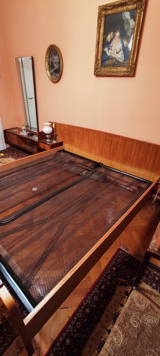 Спалня и тоалетка