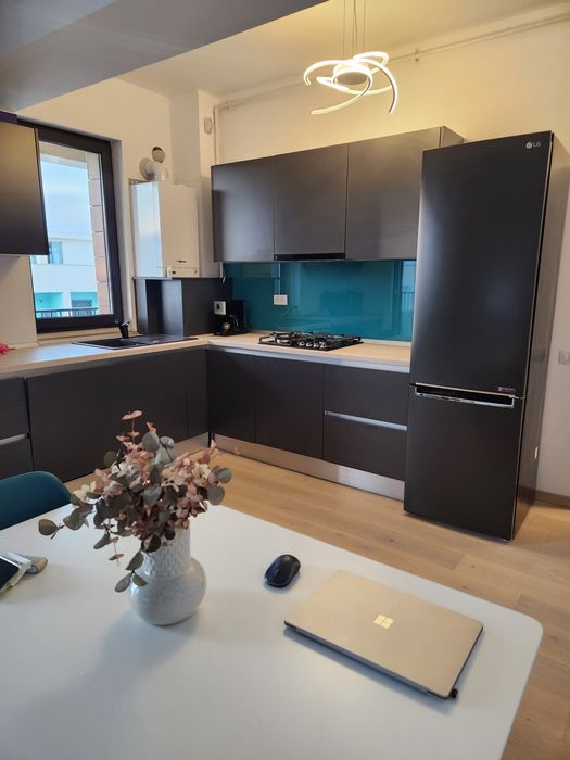 Inchiriez apartament de LUX , 2 camere in mamaia NORD incepand din septembrie, de inchiriat , PRIMA LINIE LA MARE