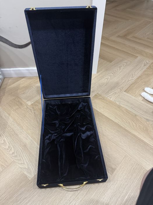 Подарочная коробка