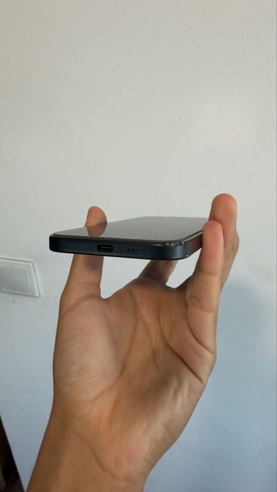 Iphone 15 negru