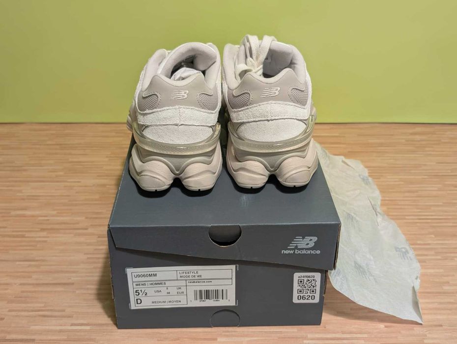 Vand New Balance 9060 Grey Moonbean Marime 38