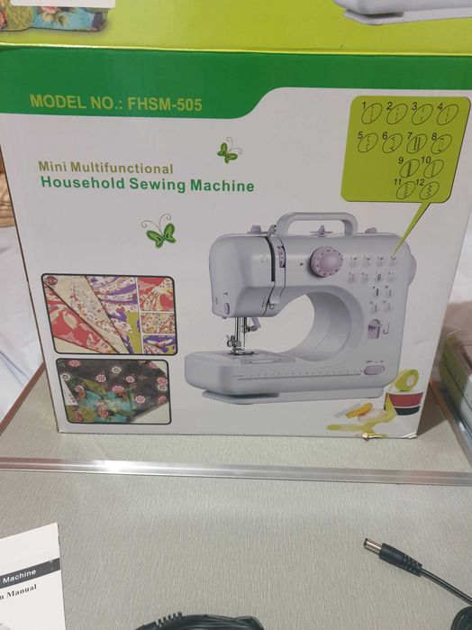 Mini mașină de cusut nouă