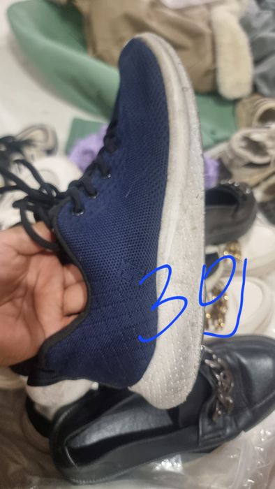 Отдам кроссовки срочно
