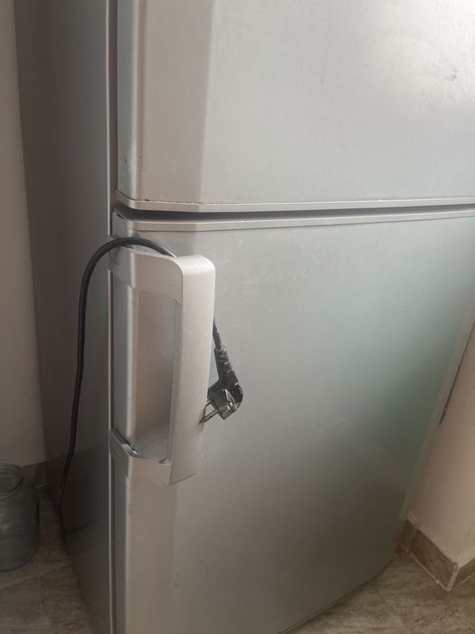 Продам холодильник