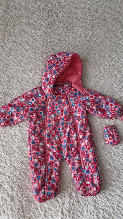 Продам комбинезон на девочку