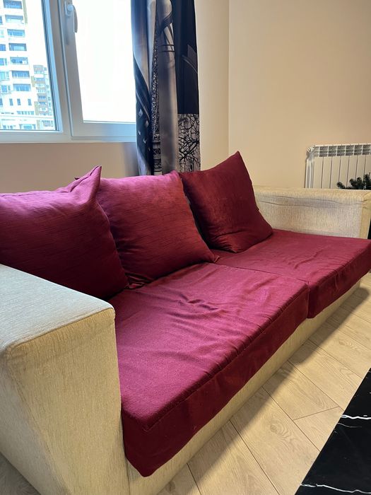 Триместен диван.