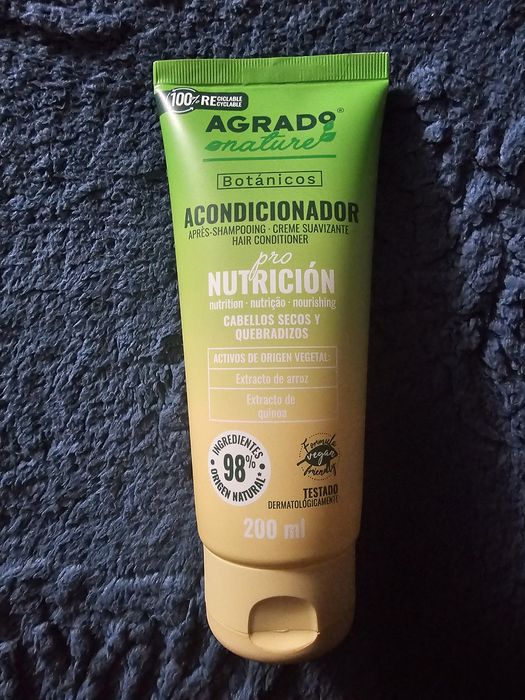 Balsam nutritiv pentru părul uscat și fragil