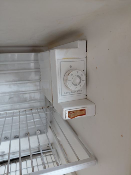 Витринный холодильник бирюса