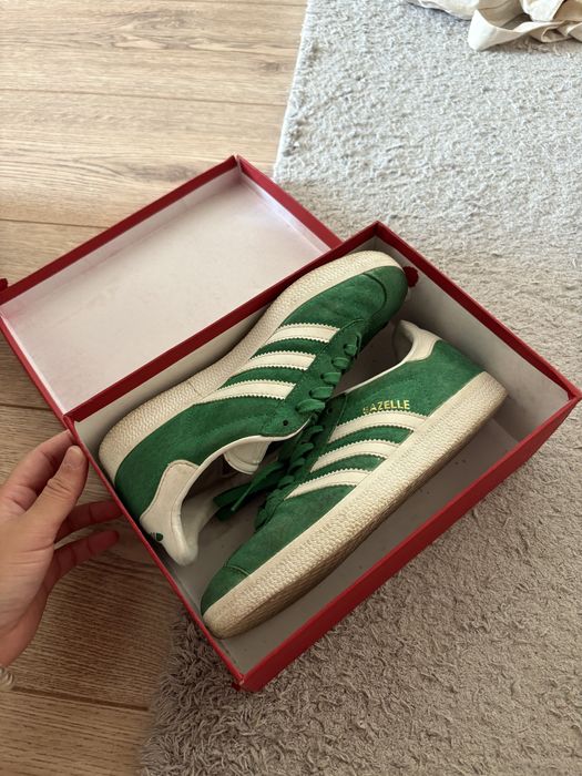 Продам кроссовки adidas