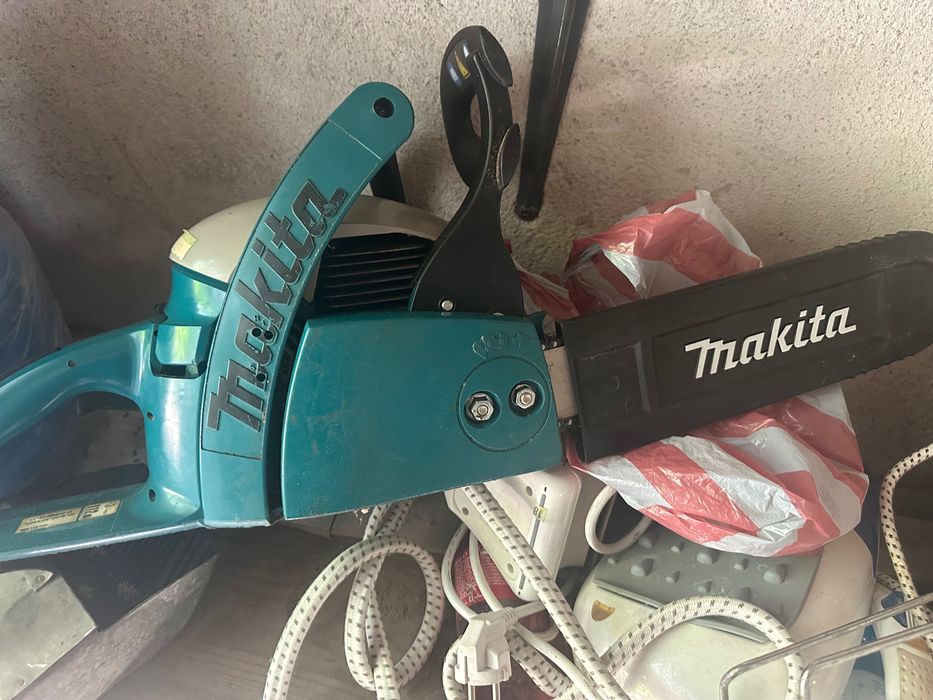 Makita резачка за дърва