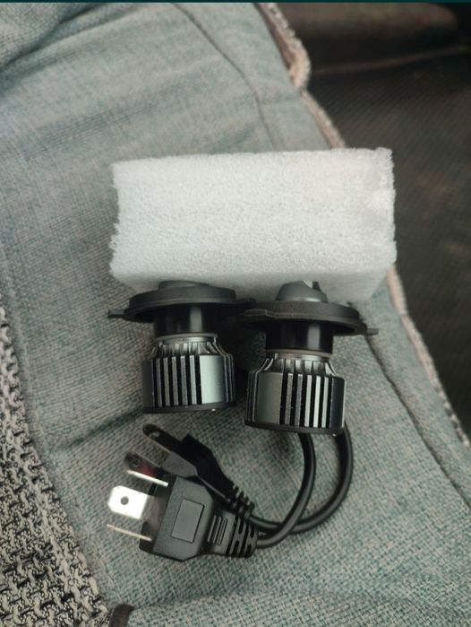 Лэд лампы новые.