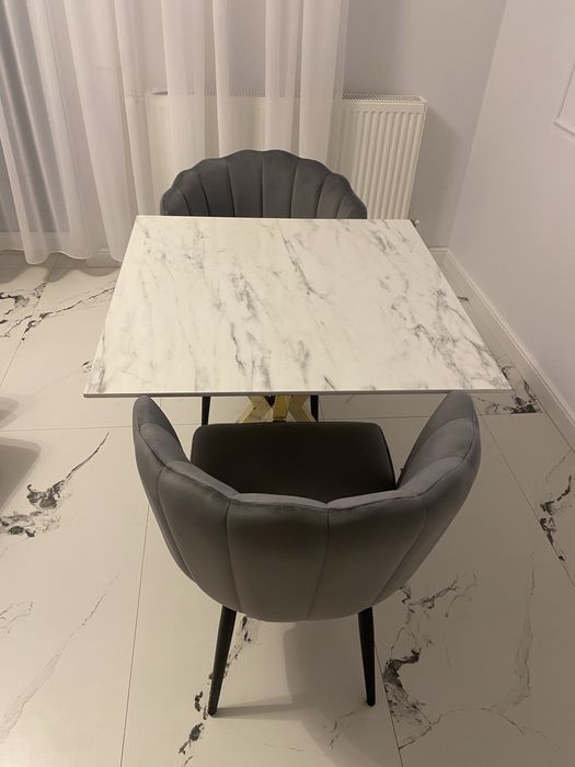 Set masa 80x80 cu 2 sau 4  scaune