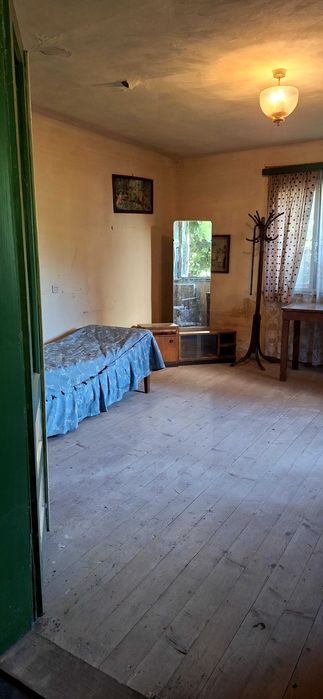 Teren cu casa de vânzare