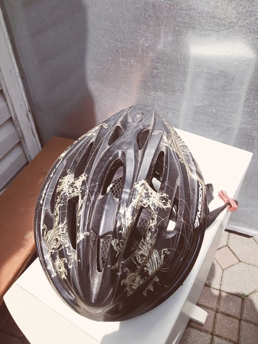 Продам шлем для защиты головы