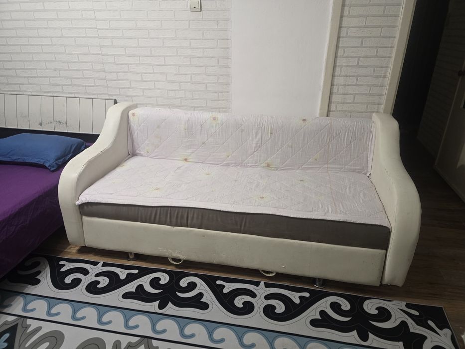 Срочно продам диван бу