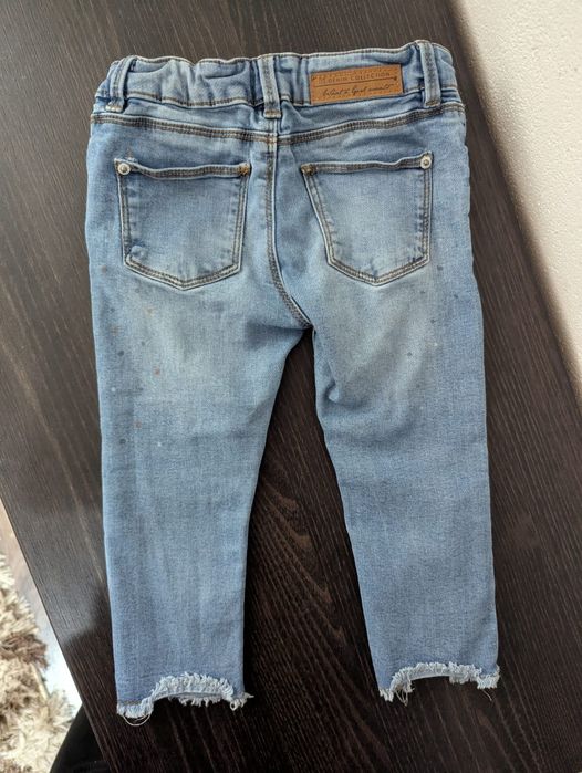 Blugi denumirea fetite