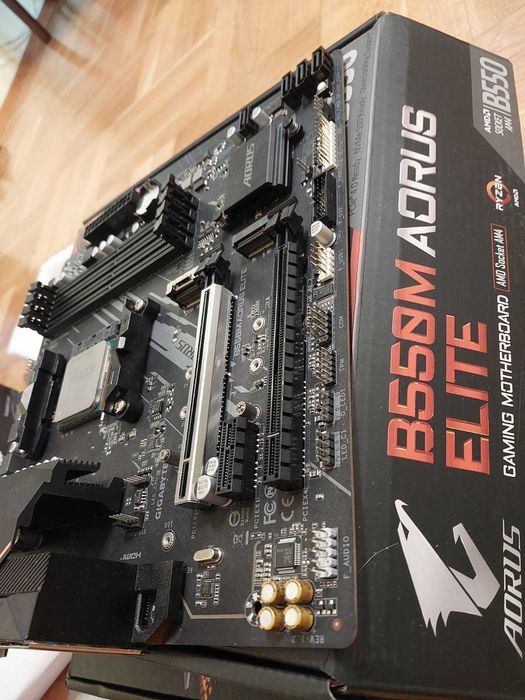 AMD Ryzen 9 5900X + Gigabyte B550M Aorus Elite