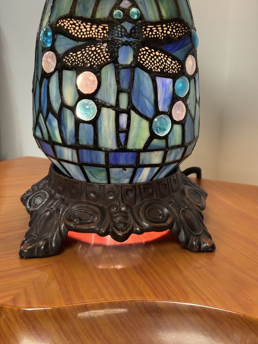 Lampa deosebita stil tiffany cu libelula
