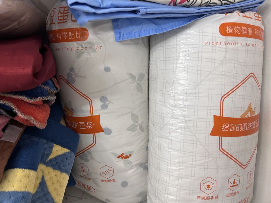 Пледы, подушки, одеяло