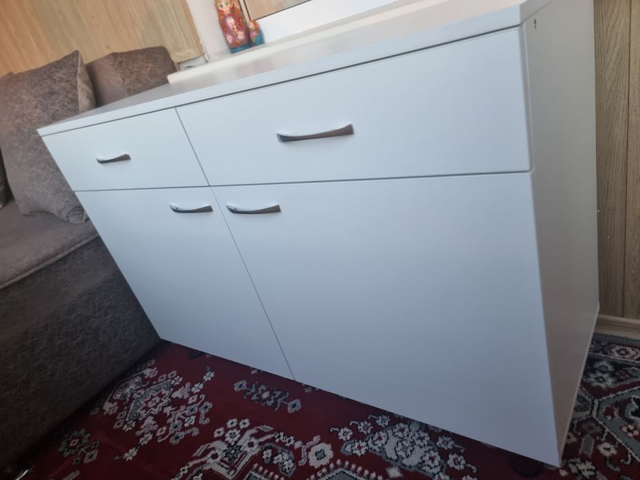 Продам тумбу под тв