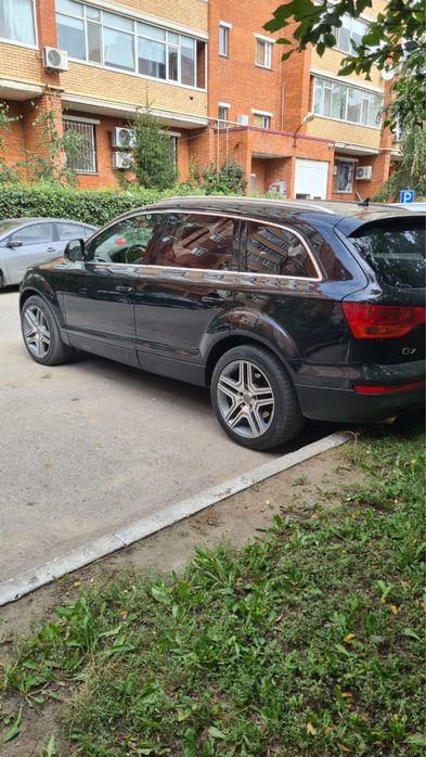 Продам автомобиль Ауди Q7
