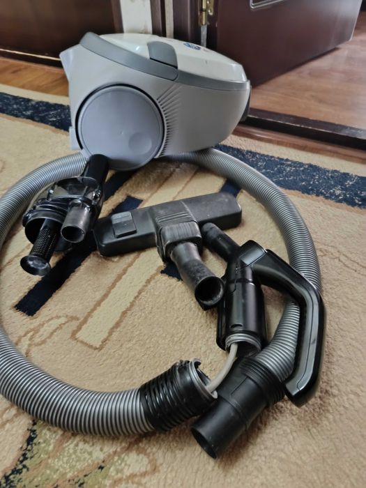 Пылесос  samsung 1800w