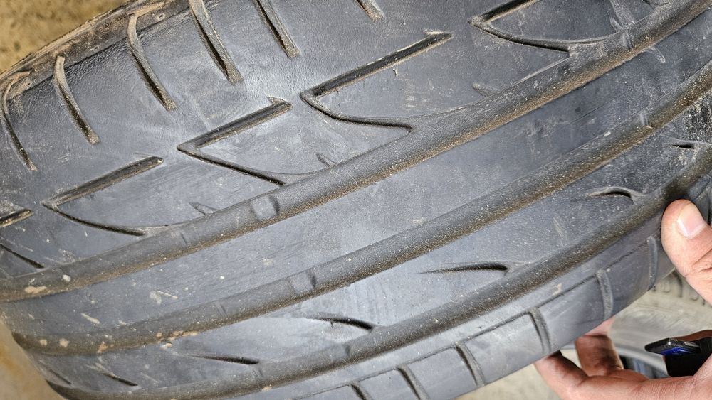 2бр гуми 225 40 18 бриджстоун