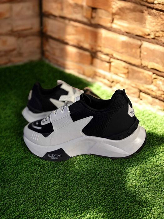 Adidasi Valentino True Act Negru - Alb - Produs Full Box Premium